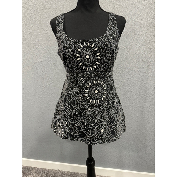 Nine West Tops - Nine West Sleeveless Embroidered Black and White Tunic Top - Size 12